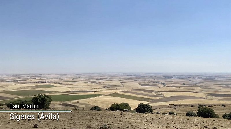 En el tercio norte peninsular, intervalos nubosos en general, más abundantes en el área cantábrica, donde es probable que haya alguna lluvia débil - ver ahora