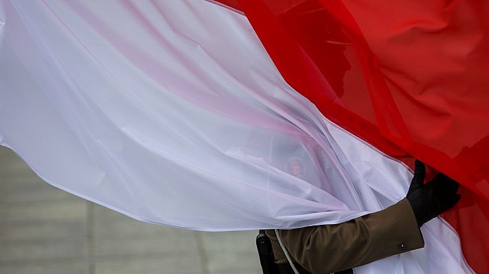 Telediario 2 - Un programa del gobierno polaco permite identificar los restos de soldados de la Segunda Guerra Mundial