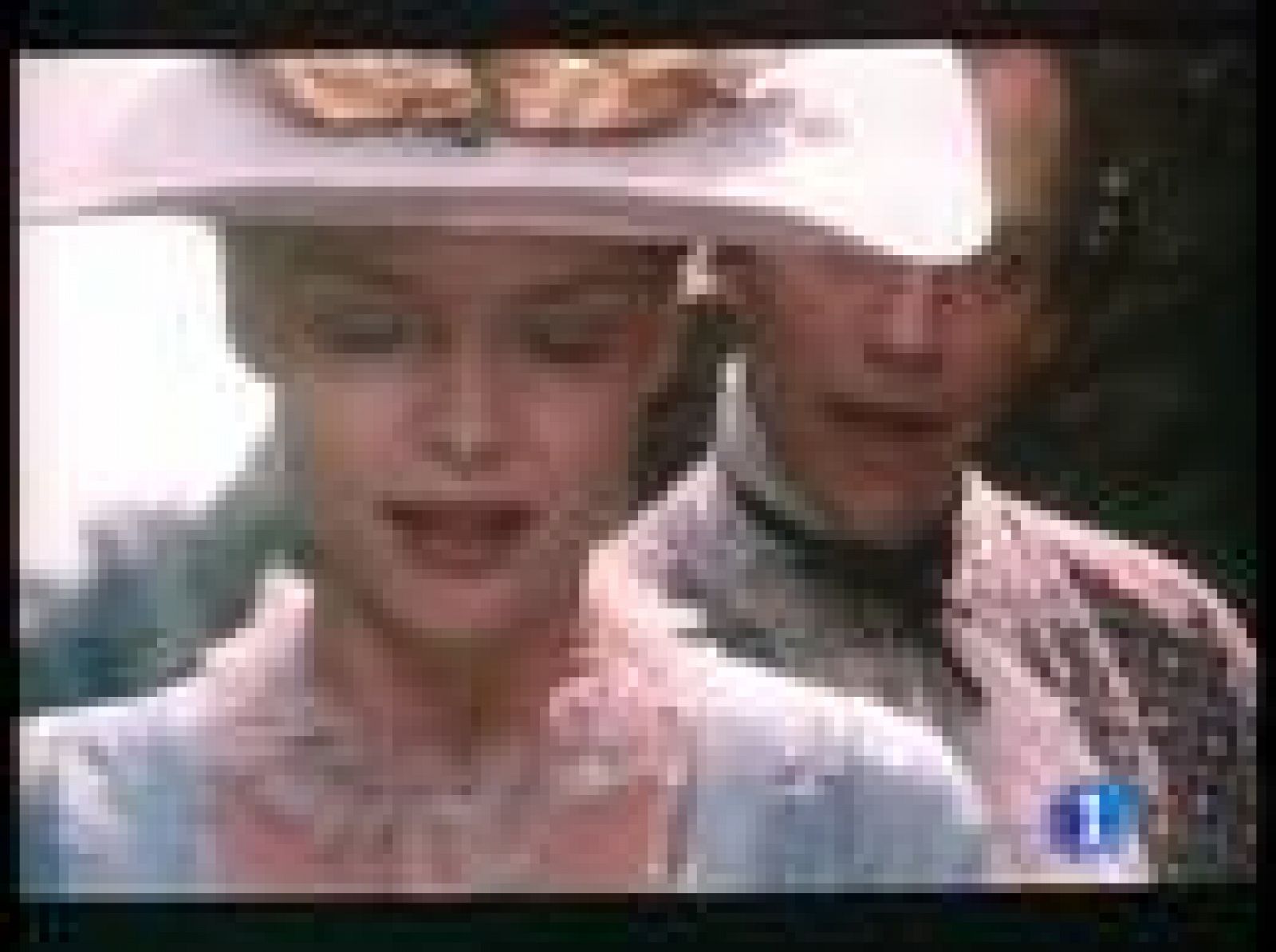 Stephen Frears vuelve a dirigir a Michelle Pfeiffer | Ver