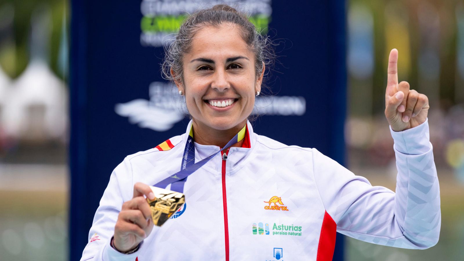 El mes perfecto de la piragüista María Corbera  -- Ver ahora