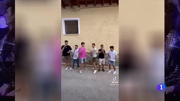 Unos jóvenes revolucionan las redes con un video en el que bailan una jota aragonesa