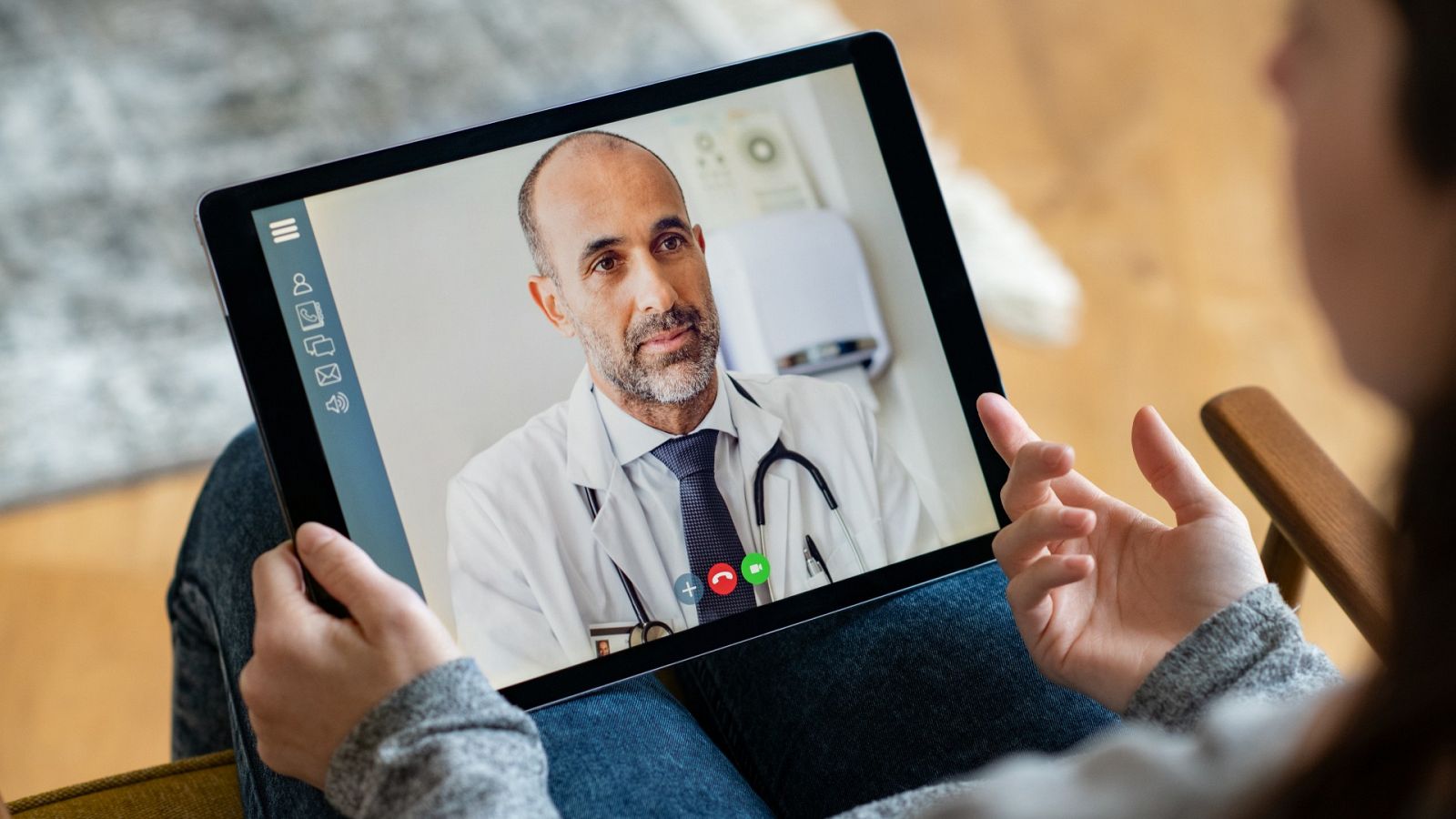 Pacientes critican el uso de la videoconsulta en Urgencias