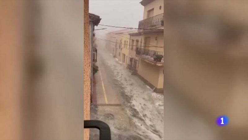 Las lluvias intensas y granizadas dejan un centenar de avisos a bomberos en Cataluña