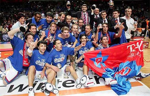 Baloncesto en RTVE - El TAU, campéon de la Copa en 2005