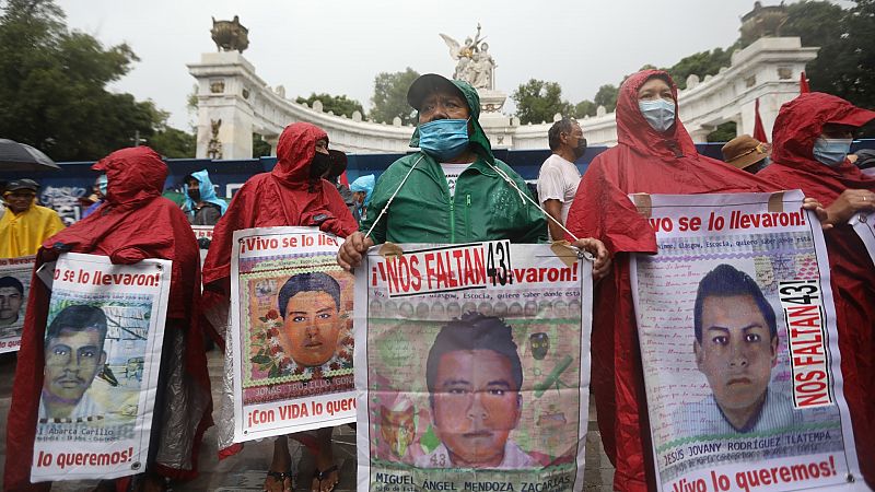 México señala a un militar por la desaparición de estudiantes de Ayotzinapa