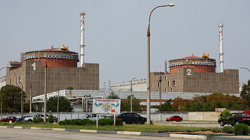 La central nuclear de Zaporiyia, "a un paso del desastre", según Zelenski