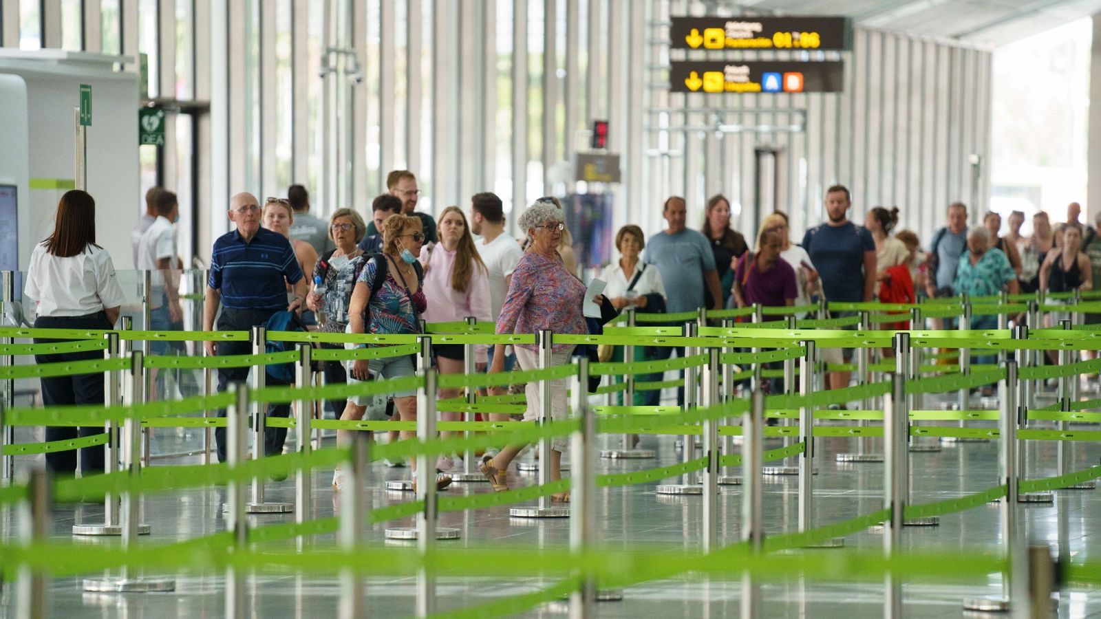 Avión de Ryanair bloquea por tres horas el aeropuerto de Tenerife Sur