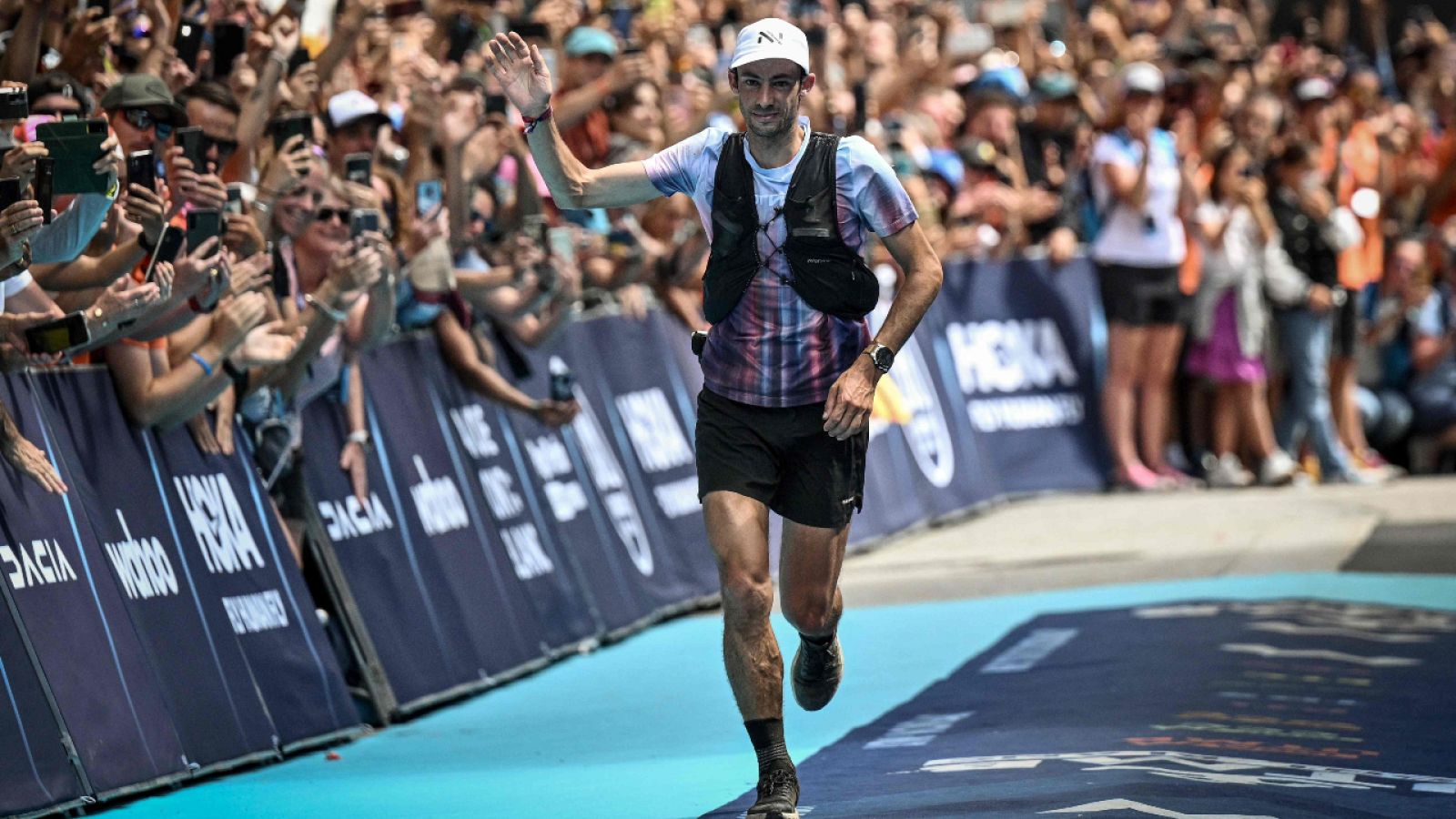 Kilian Jornet, ganador de la Ultra Trail Mont Blanc - ver ahora