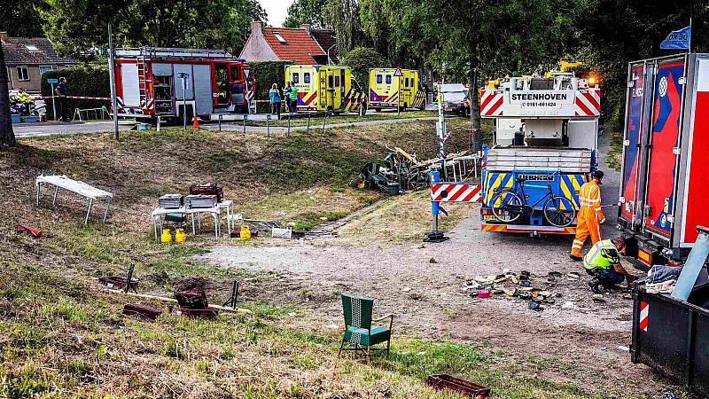 Detenido un camionero español en un accidente en Países Bajos con seis fallecidos | Ver