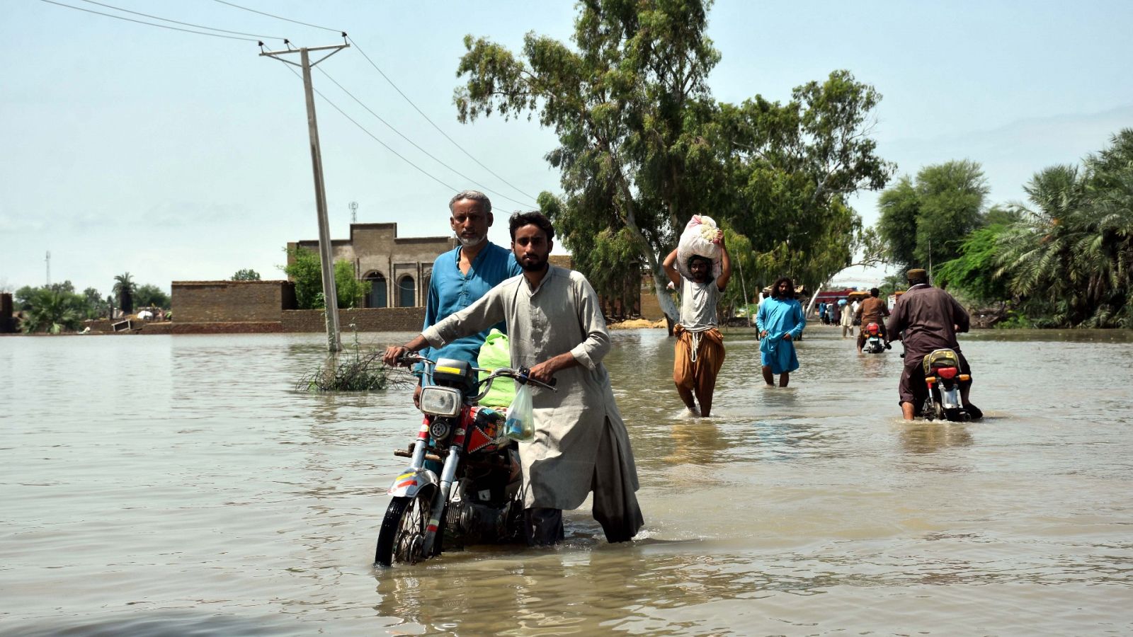 Las inundaciones en Pakistán dejan más de mil muertos 