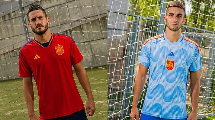 Telediario 1 - Rojo y azul celeste, así son las camisetas de España para el Mundial de Catar 2022