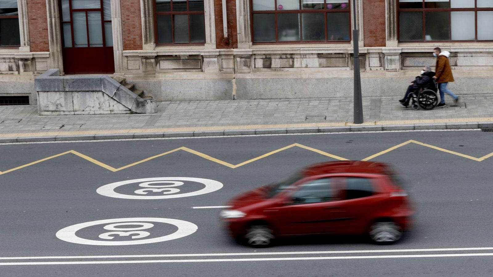 Las carreras de coches ilegales provocan la muerte de un joven