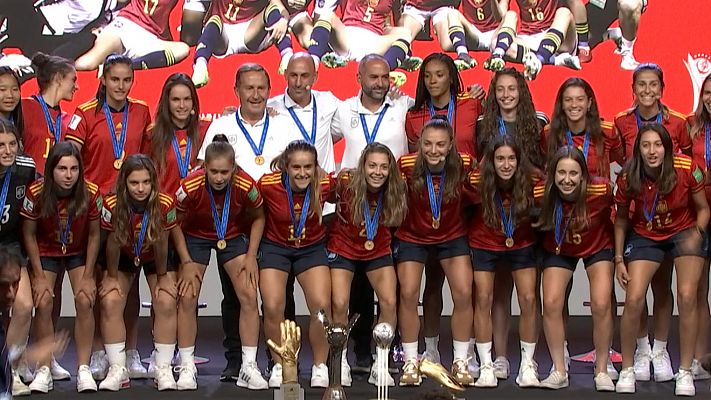 Homenaje de la RFEF a las campeonas del mundo sub 20