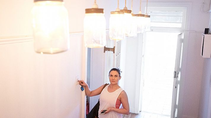 Telediario 1 - La luz baja este jueves a 456,59 euros/MWh, pero sigue en máximos históricos