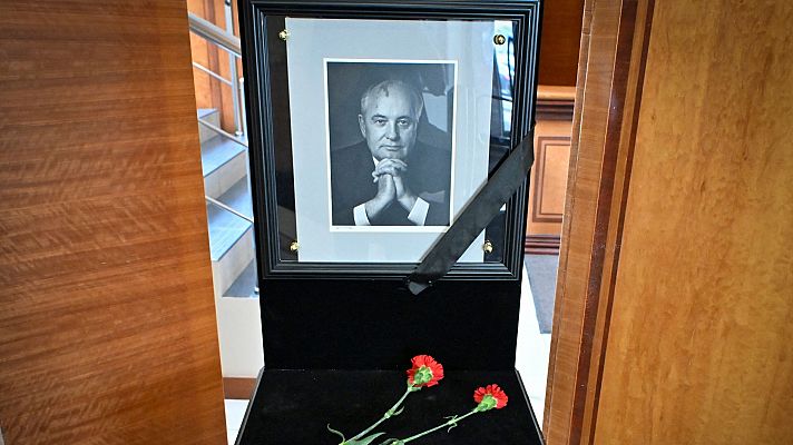 Telediario 2 - La figura de Gorbachov en Rusia: ¿traidor o libertador?