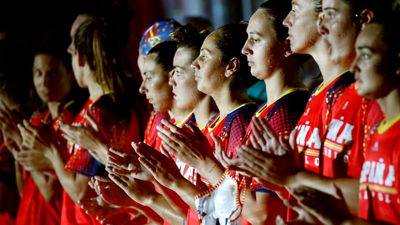 Tour Universo Mujer - 2022 - Programa 5: El maratn de la seleccin de waterpolo para buscar el oro - ver ahora