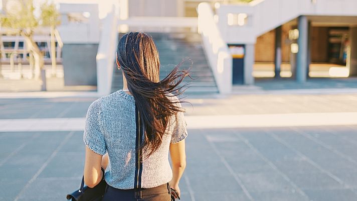 'La ciudad', la novela de Lara Moreno que retrata las desigualdades que sufren las mujeres