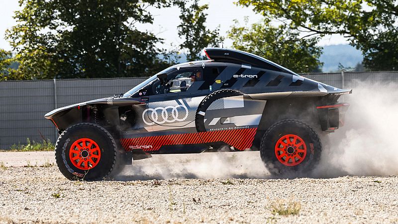 Así es la evolución del Audi de Carlos Sainz para el Dakar 2023 -- Ver ahora