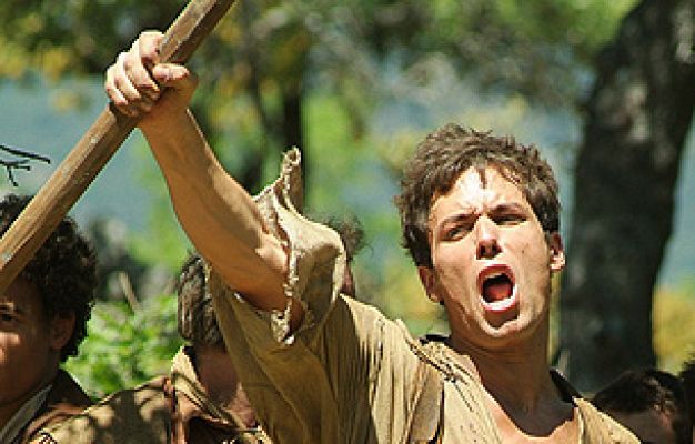 Águila Roja - Roger Berruezo es Martín