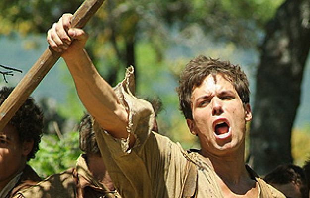 Águila Roja - Roger Berruezo es Martín