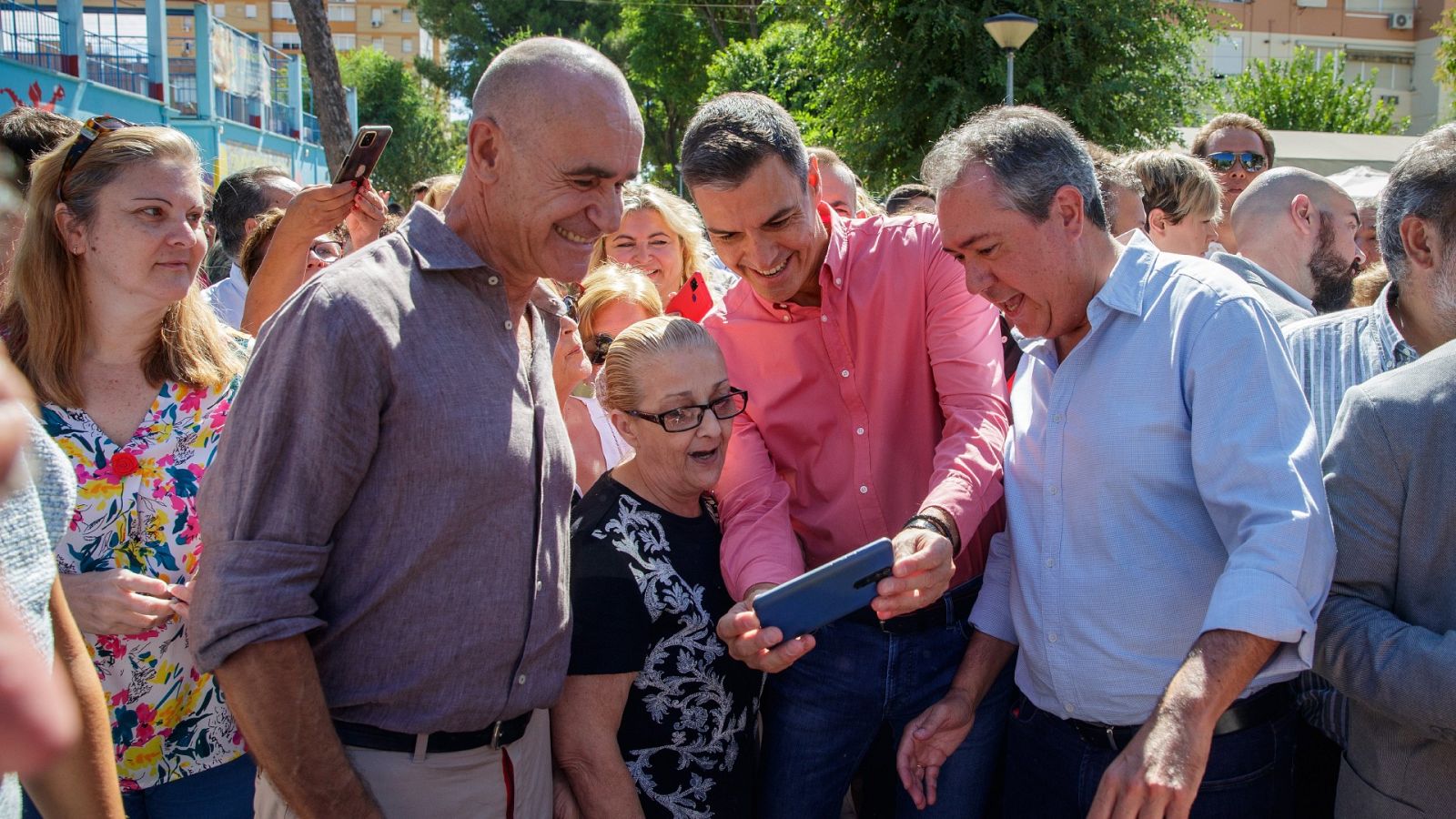 Sánchez apoya la decisión del G7 de poner un tope al precio del petróleo ruso