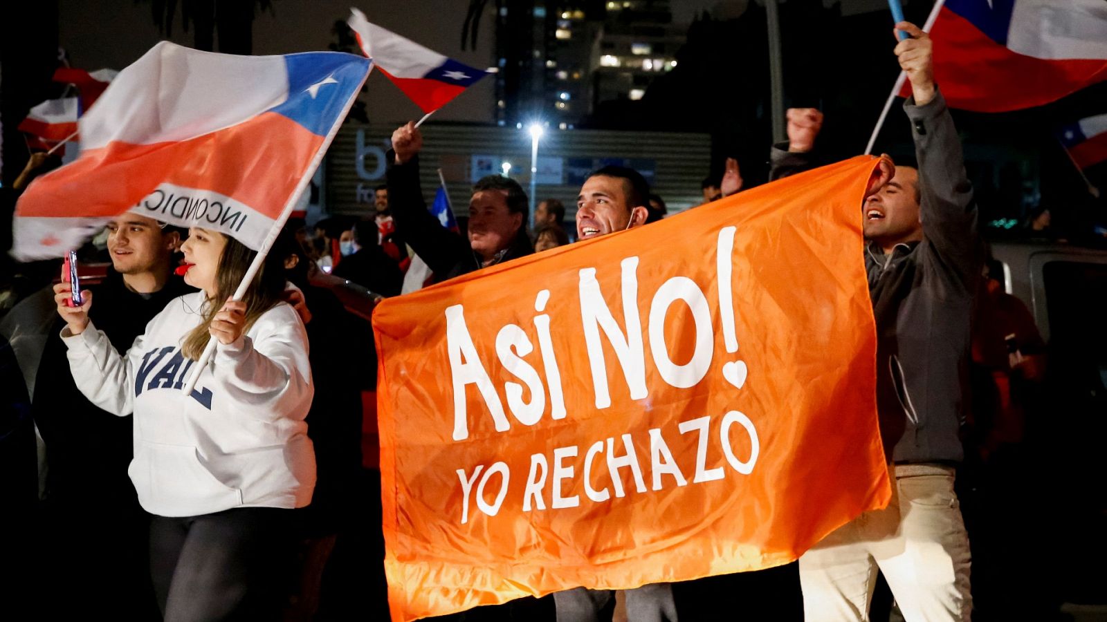 Malamud: "Los chilenos rechazan la Constitución de Pinochet y la de la Asamblea Constituyente"