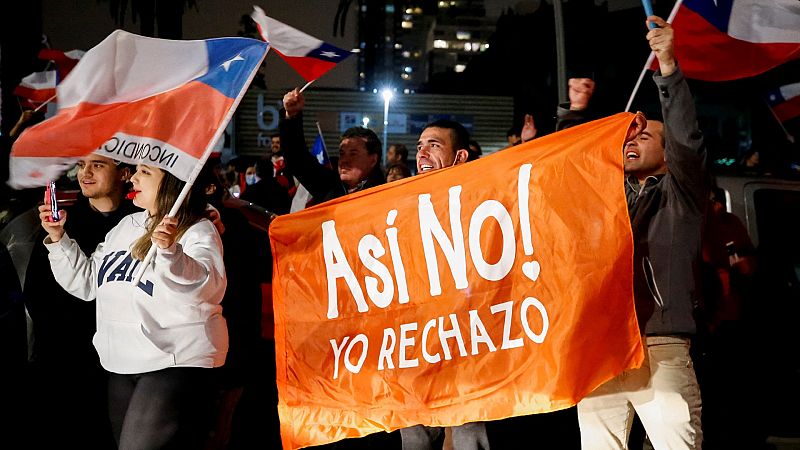 Malamud: "Ni la Constitución heredada de Pinochet ni la de la Asamblea Constituyente convencían a los chilenos" - Ver ahora