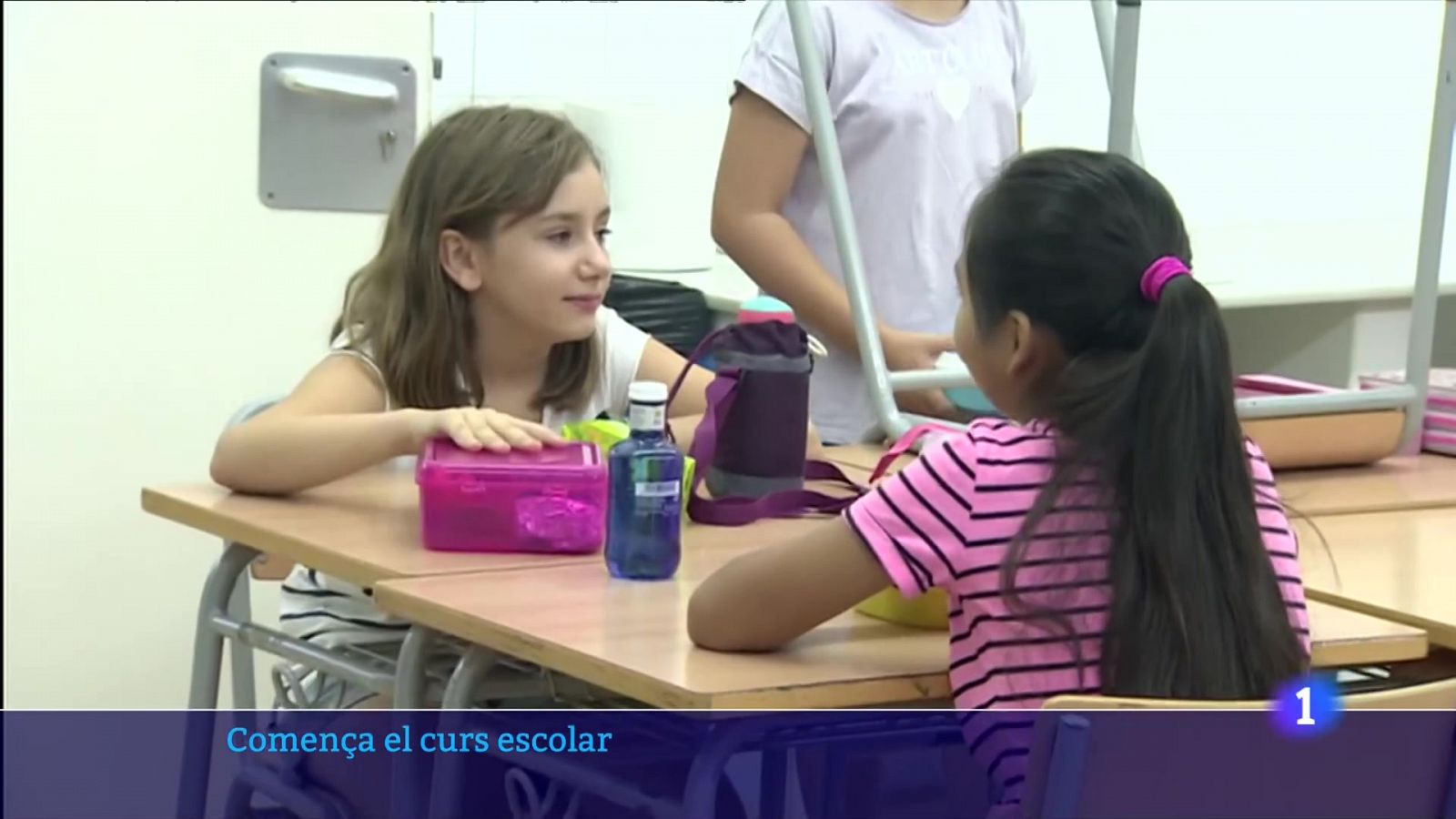 Abraçades en una tornada a l'escola sense restriccions