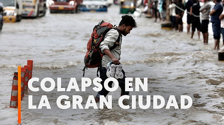 Las lluvias torrenciales paralizan la ciudad de Bangalore, al sur de la India