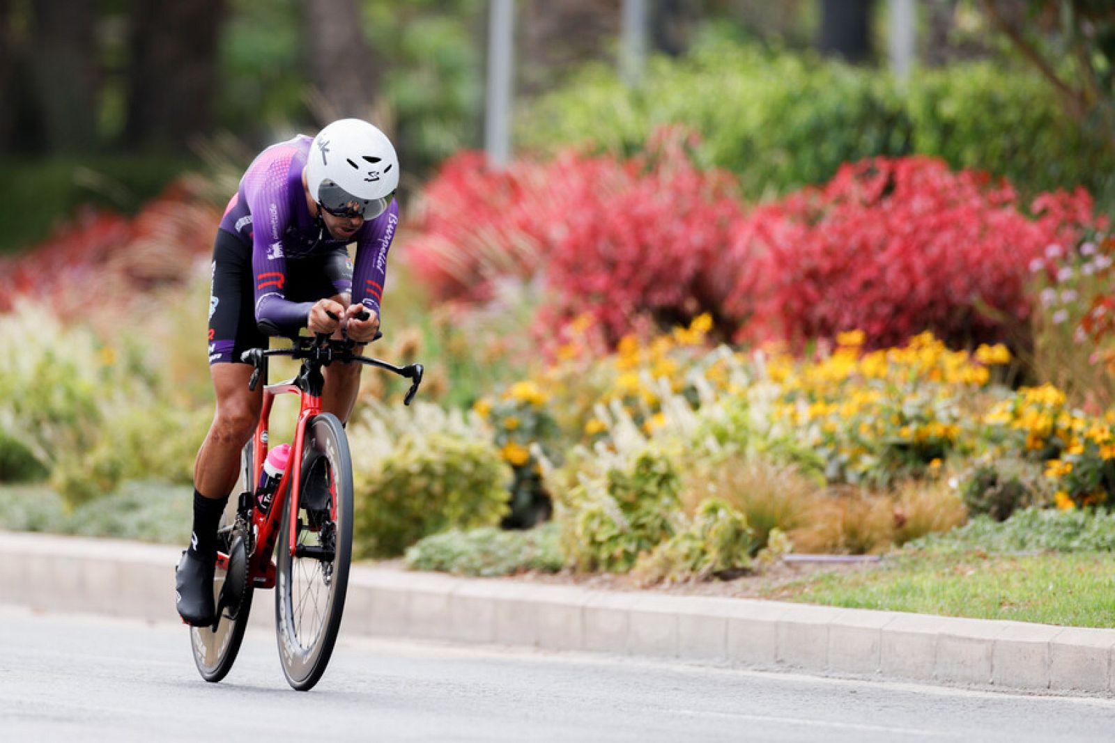 Vuelta 2022 | El trabajo de mecánicos y masajistas | Ver