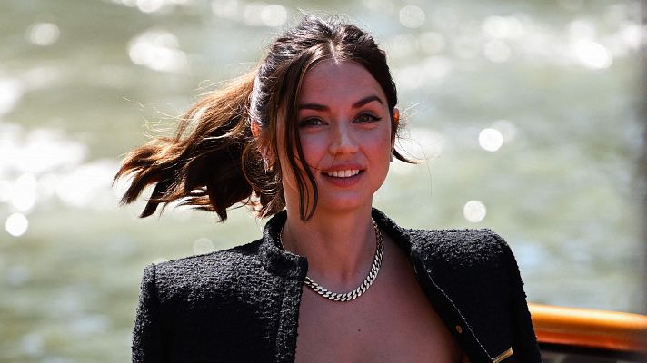 Telediario 1 - Ana de Armas presenta su Marilyn en Venecia: "Fue un proceso de quitar capas y dejarla en su esencia"
