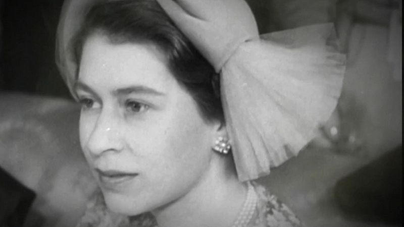 Isabel II ha sido testigo y protagonista, en sus 70 años de reinado, de dos siglos de historia - Ver ahora