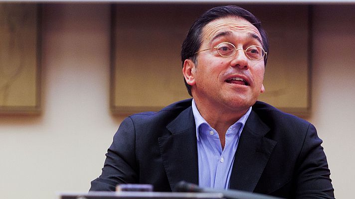 La hora de La 1 - Albares asegura que España "estará" en el funeral de Isabel II y que la relación con el nuevo rey "continuará" siendo buena