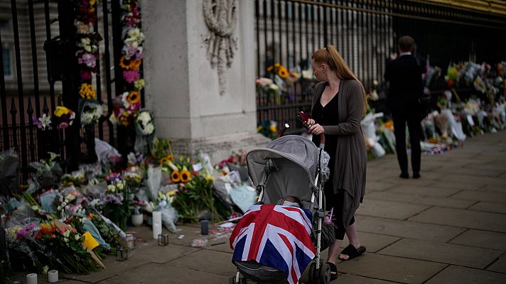 Los británicos, de luto por la muerte de Isabel II