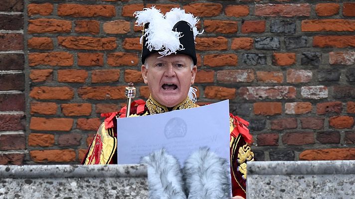 "Tres hurras por el rey": la Guardia Real Británica homenajea a Carlos III tras su proclamación