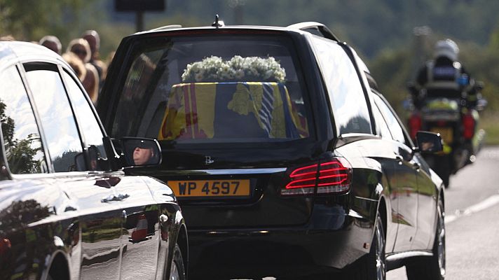 Informativo 24h - El cortejo fúnebre de Isabel II sale de Balmoral