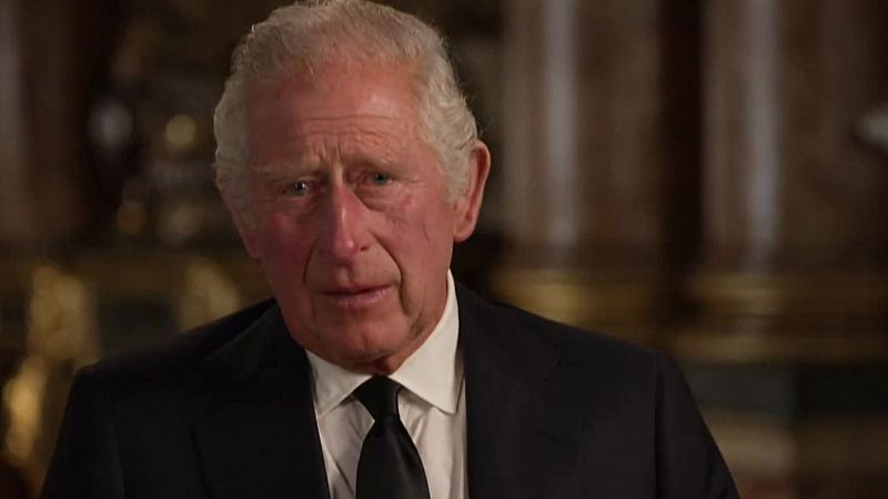 El rey Carlos III recibe las condolencias de los parlamentarios en la Cámara de Westminster - Ver ahora