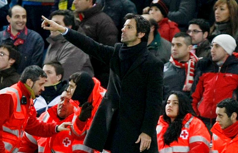 El entrenador del Atlético de Madrid, Quique Sánchez Flores, asegura estar encantado con la labor positiva de su equipo que ha permitido ganar al Recre y pasar a cuartos de la Copa del Rey.