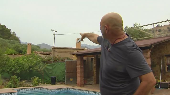 Noticias Andalucía - Los vecinos de Ízbor y Acebuches confinados por el incendio