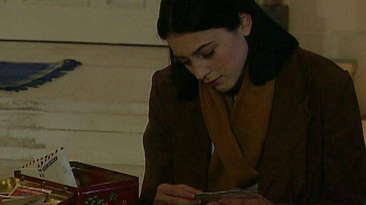 Raquel busca su sitio - Mirando hacia atrás sin ira