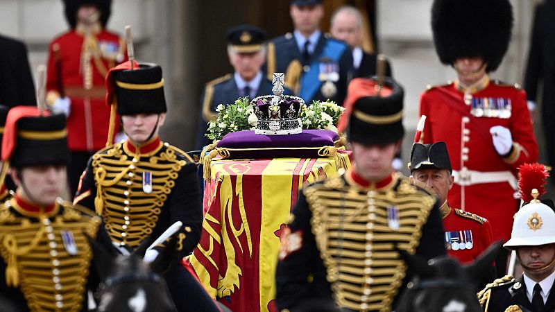 El cortejo fúnebre de Isabel II sale desde Buckingham
