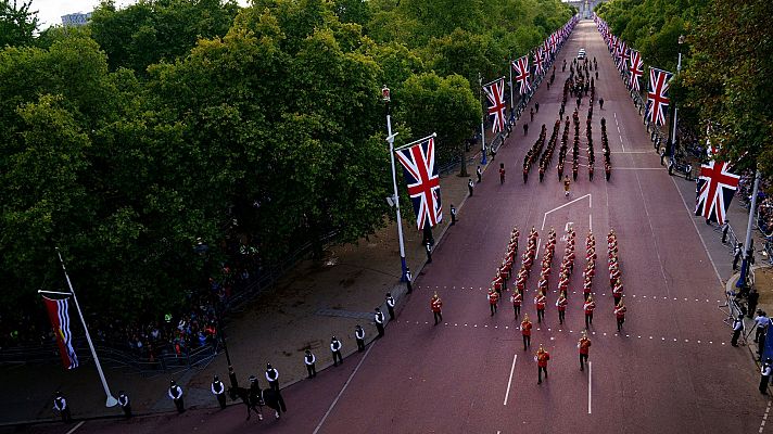 Reino Unido despide a Isabel II en la capilla ardiente de Westminster