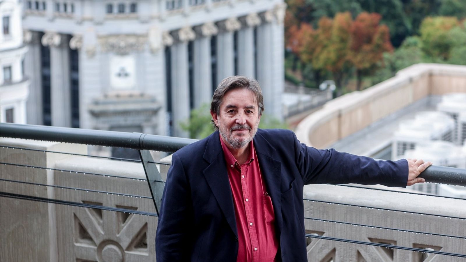 Luis García Montero presenta 'Un año y tres meses', dedicado a Almudena Grandes | Ver