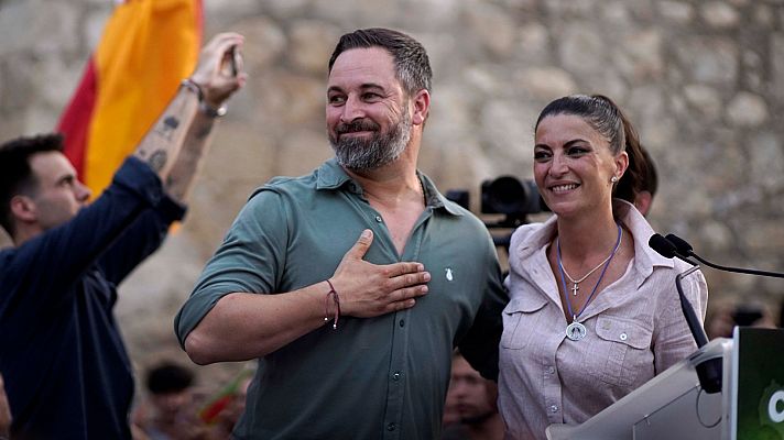 Telediario 2 - Olona desmiente a Abascal: dice que nunca abandonó Vox y le pide una reunión para decidir si "caminar juntos"