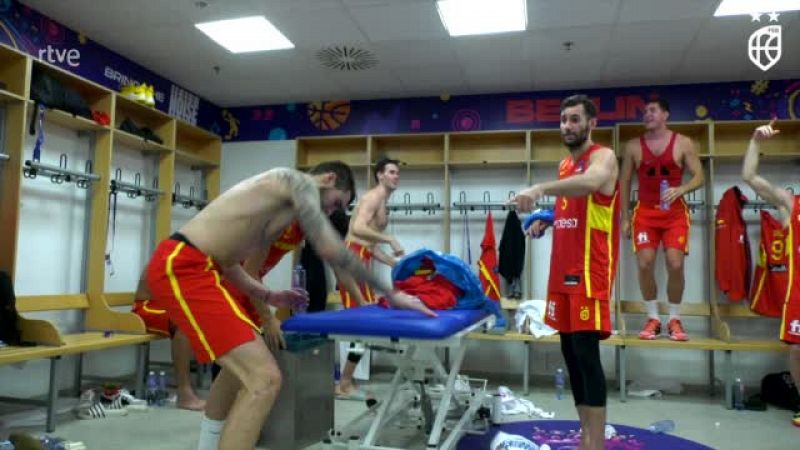 La selección celebra a ritmo de 'trap' su paso a la final del Eurobasket