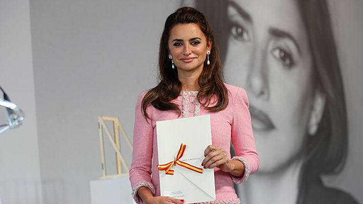 Informativo 24h - Penélope Cruz recoge el Premio Nacional de Cinematografía: "No dejen nunca de proteger nuestro cine"