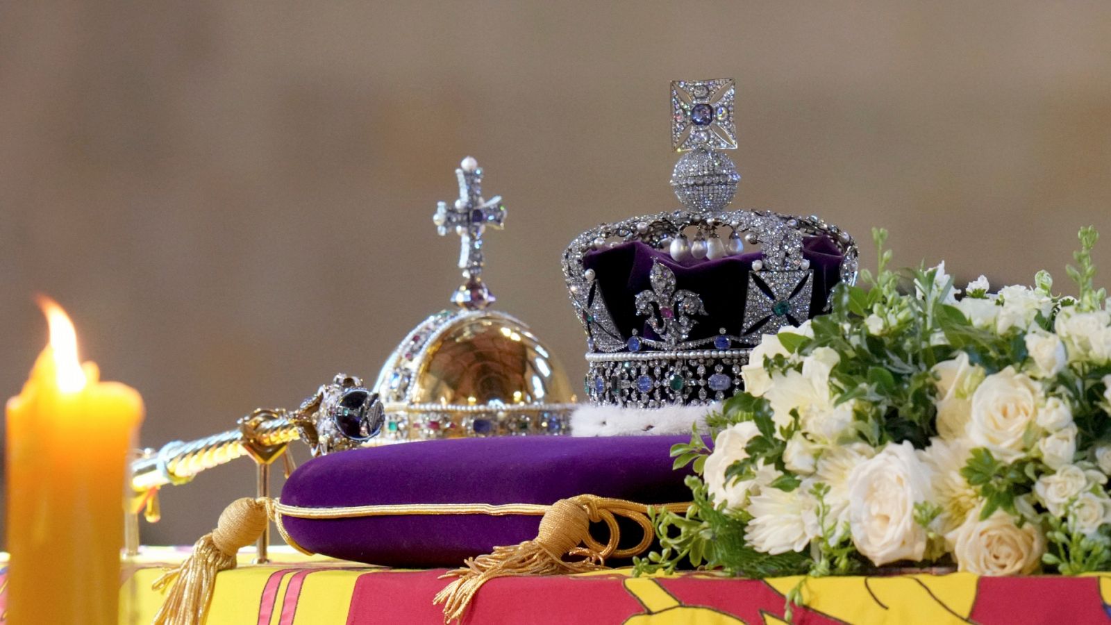Muere Isabel II | La Corona Imperial, un símbolo de poder británico con más de 3.000 piedras preciosas 
