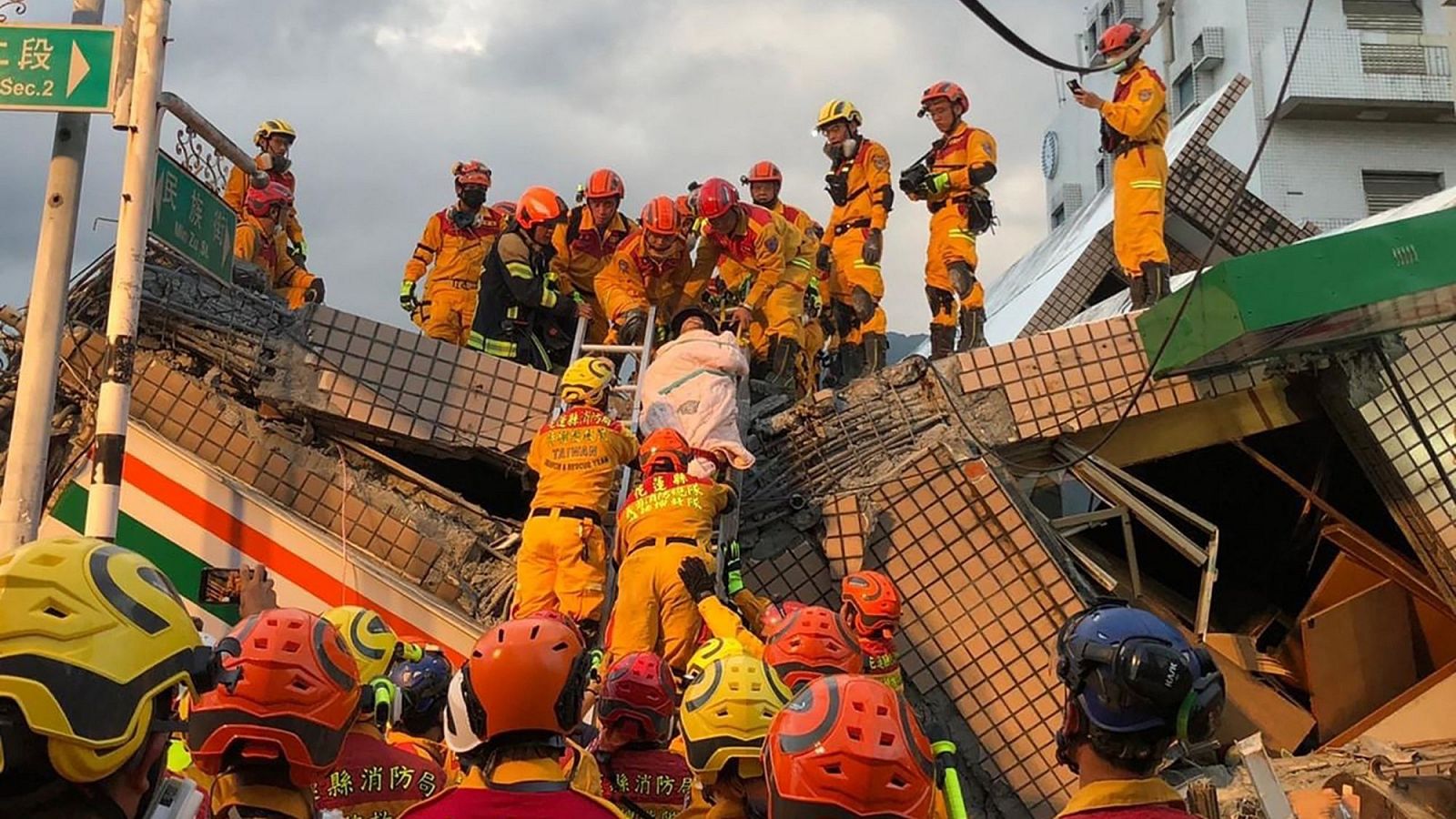 Un terremoto de magnitud 6,8 sacude Taiwán