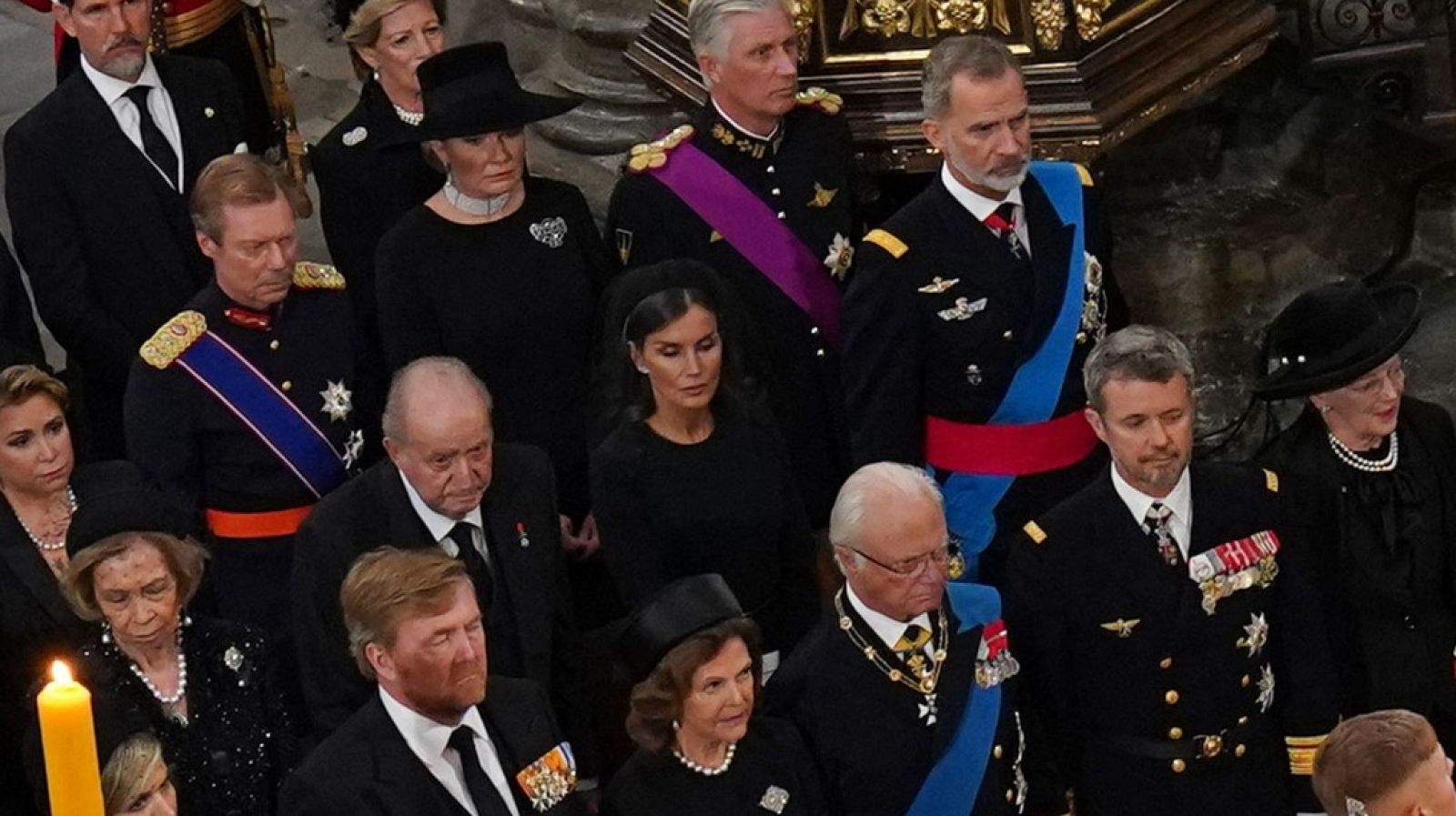 Felipe VI y Juan Carlos I, juntos en el funeral de Isabel II