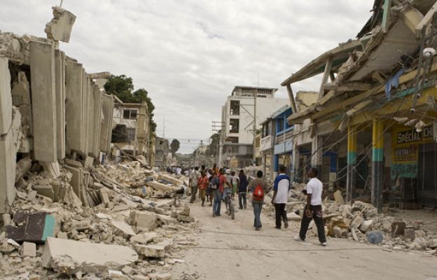  - 300.000 haitianos sin casa